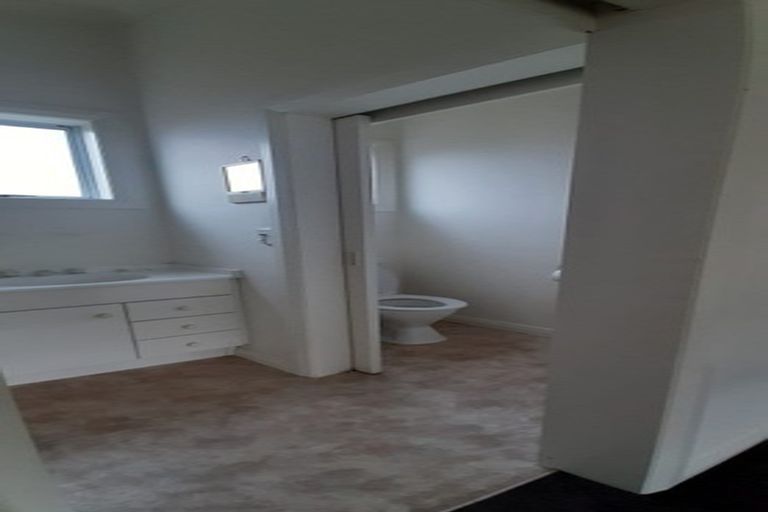 Photo of property in 137 Eglinton Road, Mornington, Dunedin, 9011