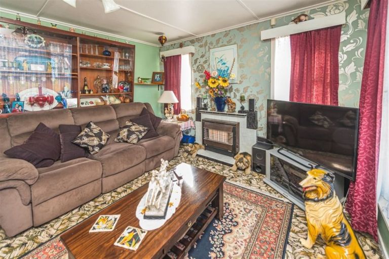 Photo of property in 38 Miro Street, Castlecliff, Whanganui, 4501