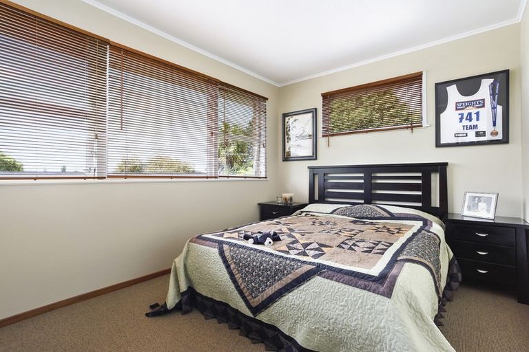 Photo of property in 23 Rotoiti Avenue, Pakuranga Heights, Auckland, 2010