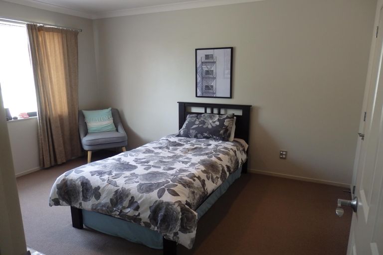 Photo of property in 100 Shakespeare Street, Leamington, Cambridge, 3432