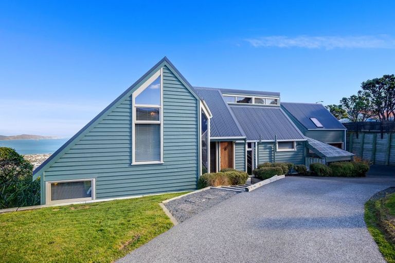 Photo of property in 1 Maple Grove, Maungaraki, Lower Hutt, 5010