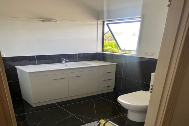 Photo of property in 90a Govett Avenue, Frankleigh Park, New Plymouth, 4310