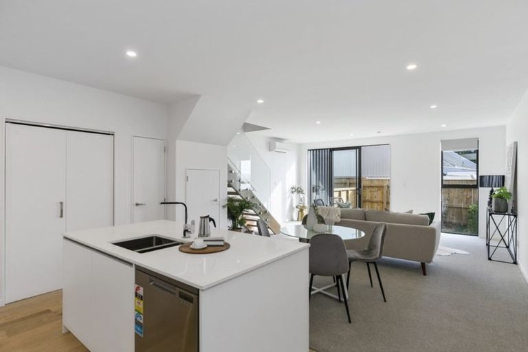 Photo of property in 12/80 Seatoun Heights Road, Seatoun, Wellington, 6022