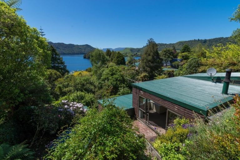 Photo of property in 50 Okareka Loop Road, Lake Okareka, Rotorua, 3076