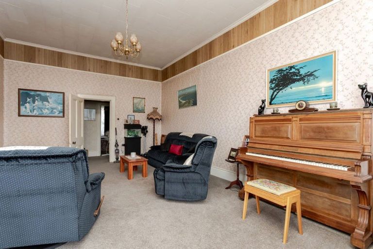 Photo of property in 36 Barraud Street, Dannevirke, 4930