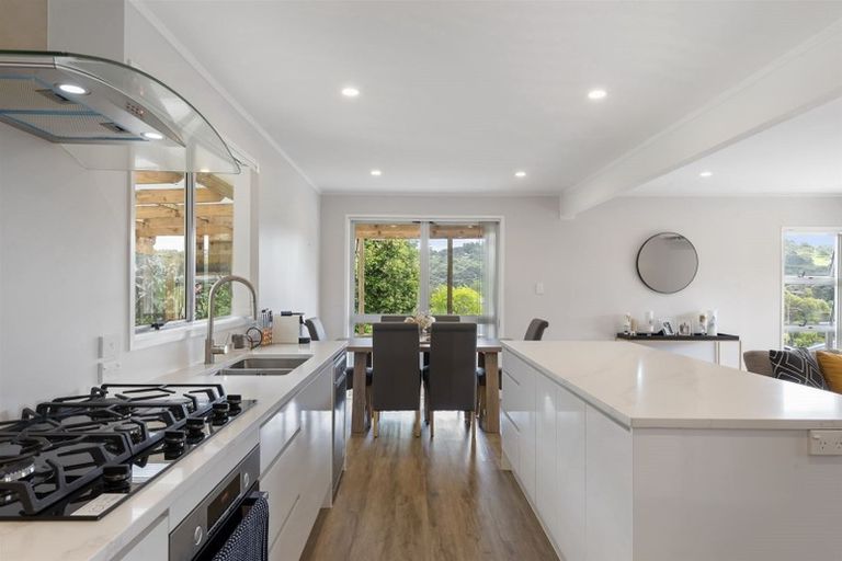 Photo of property in 35 Spinella Drive, Bayview, Auckland, 0629