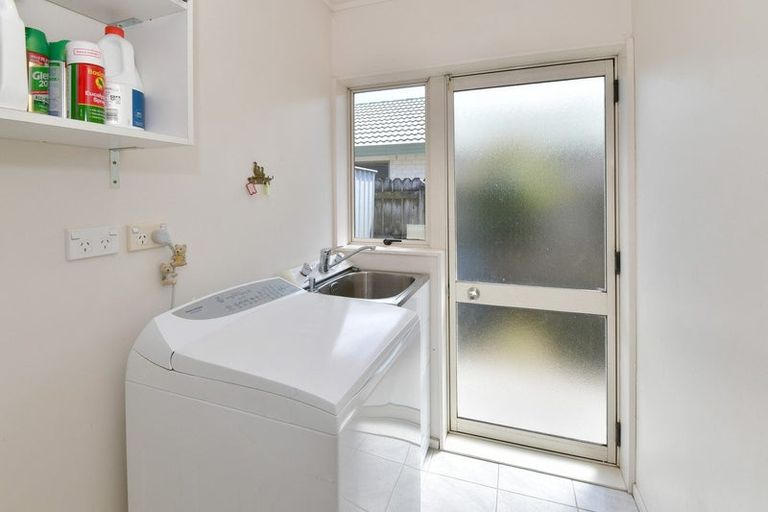 Photo of property in 110 Lakeside Drive, Orewa, 0931