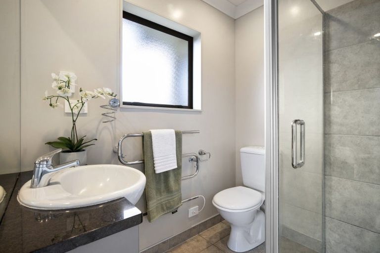 Photo of property in 27 Greig Place, Pukekohe, 2120