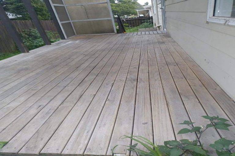 Photo of property in 2/3 Etherton Drive, Weymouth, Auckland, 2103