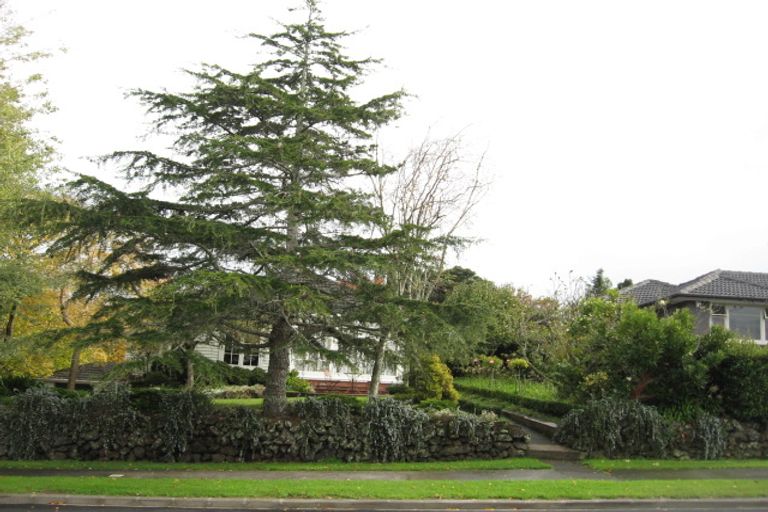 Photo of property in 44 Parkhill Road, Mellons Bay, Auckland, 2014