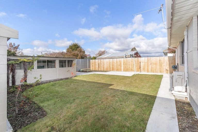 Photo of property in 22 Fenchurch Street, Northcote, Christchurch, 8052