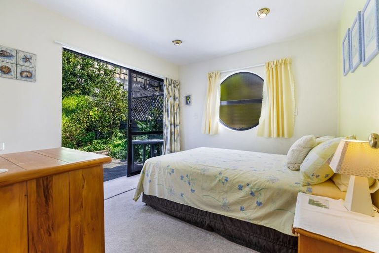Photo of property in 2/7 Calypso Place, Rothesay Bay, Auckland, 0630