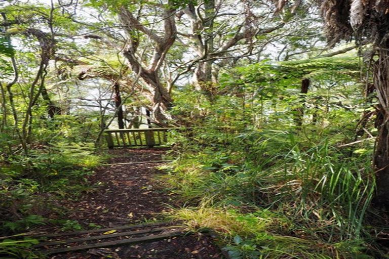 Photo of property in 203 Howard Road, Orere Point, 2585