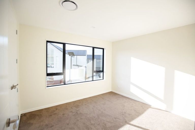 Photo of property in 7 Resnik Crescent, Kumeu, 0810