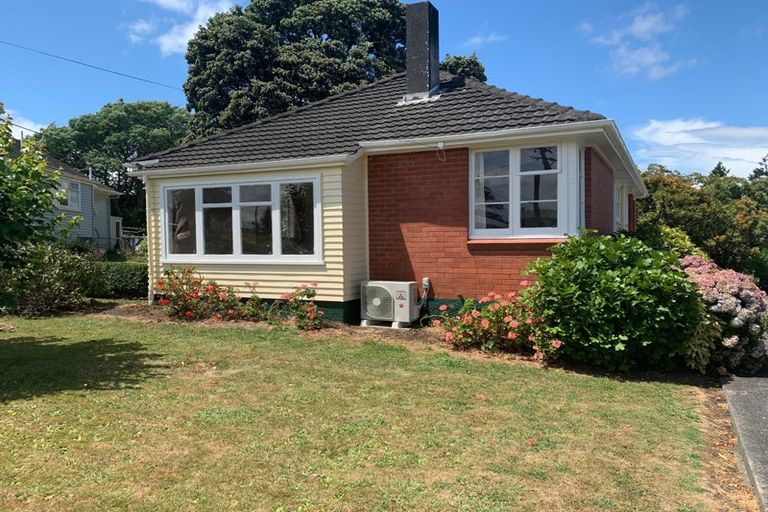 Photo of property in 2 Gordon Crescent, Marton, 4710