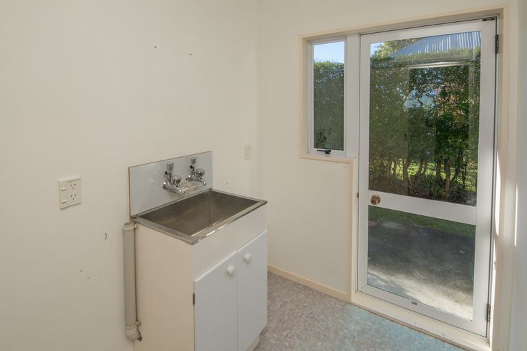 Photo of property in 16 High Street, Kirwee, Darfield, 7571