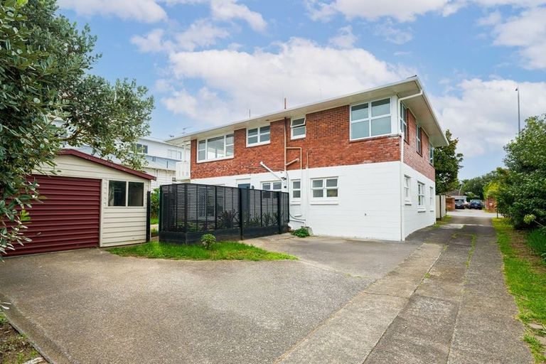 Photo of property in 2/9 Esmonde Road, Takapuna, Auckland, 0622