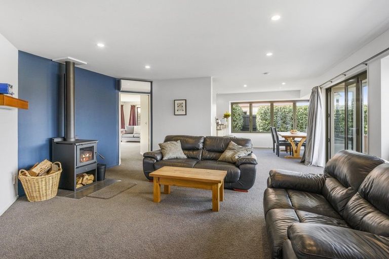 Photo of property in 72 Eastwood Rise, Waimairi Beach, Christchurch, 8083