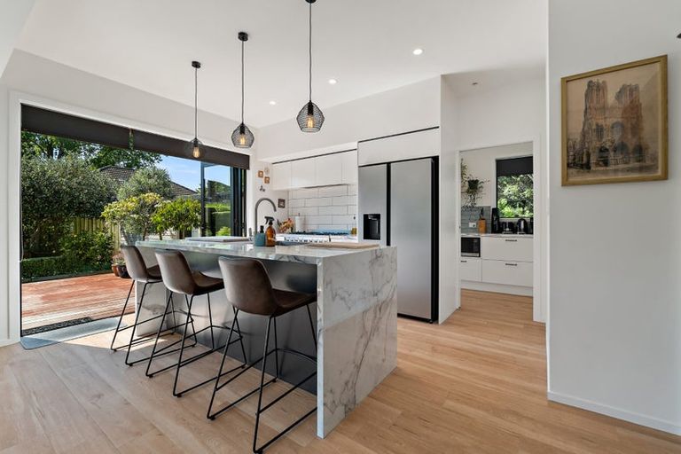 Photo of property in 12 Wilsons Road, Saint Martins, Christchurch, 8022