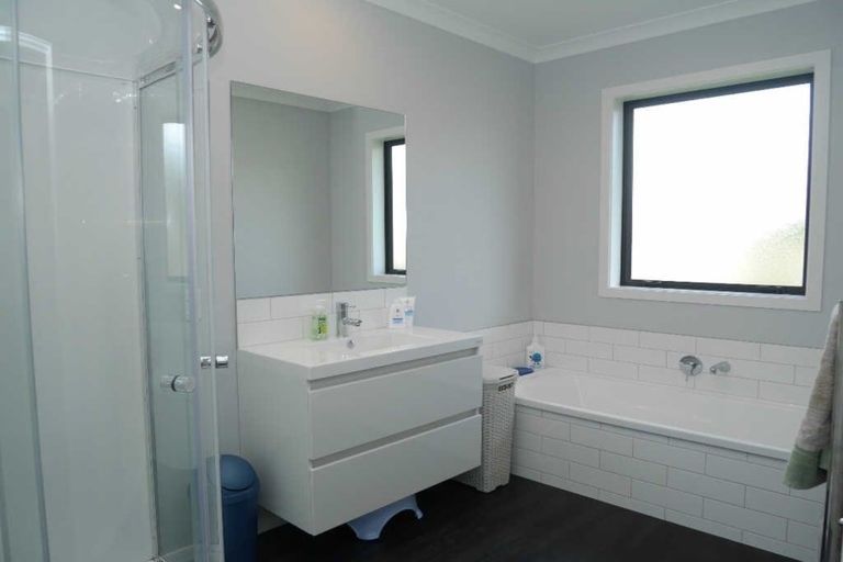 Photo of property in 41 San Priamo Place, Paraparaumu Beach, Paraparaumu, 5032