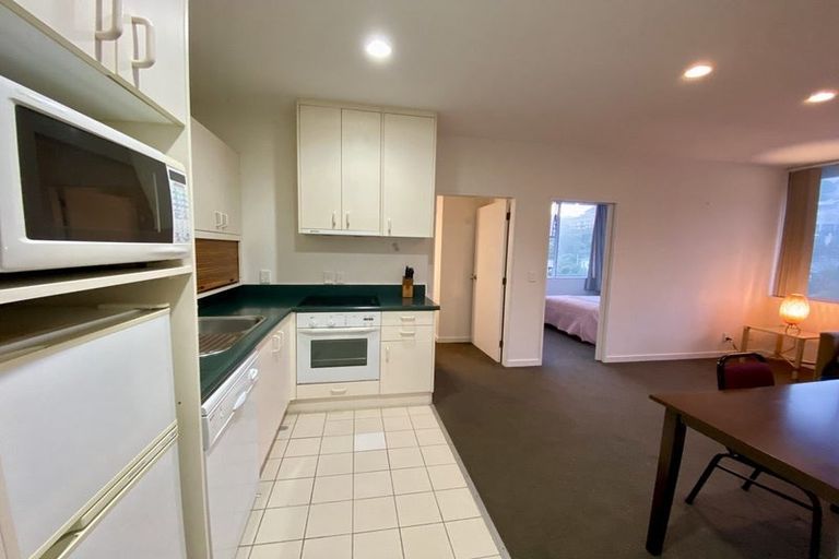 Photo of property in Terrace Tower Apartments, 7e/126 The Terrace, Wellington Central, Wellington, 6011