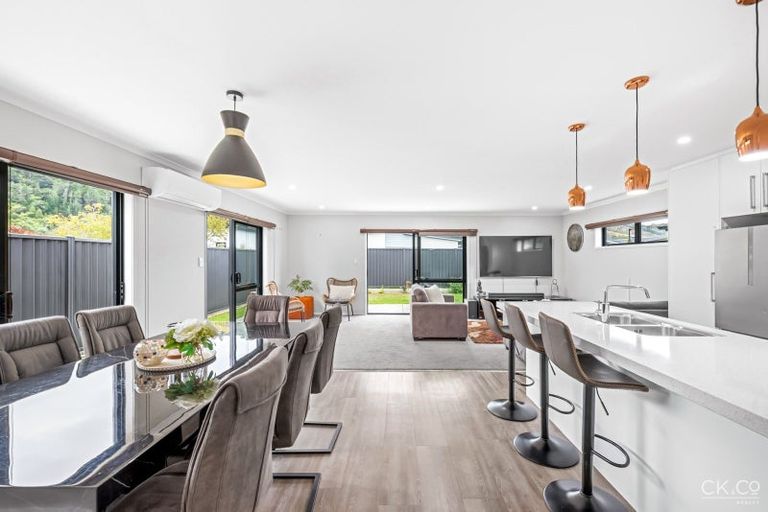 Photo of property in 6 Pattullo Crescent, Wallaceville, Upper Hutt, 5018