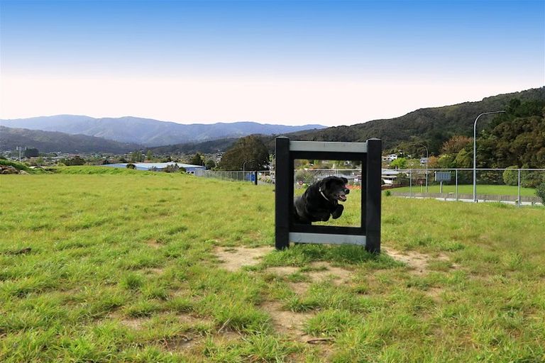 Photo of property in 87a Karamu Crescent, Wainuiomata, Lower Hutt, 5014