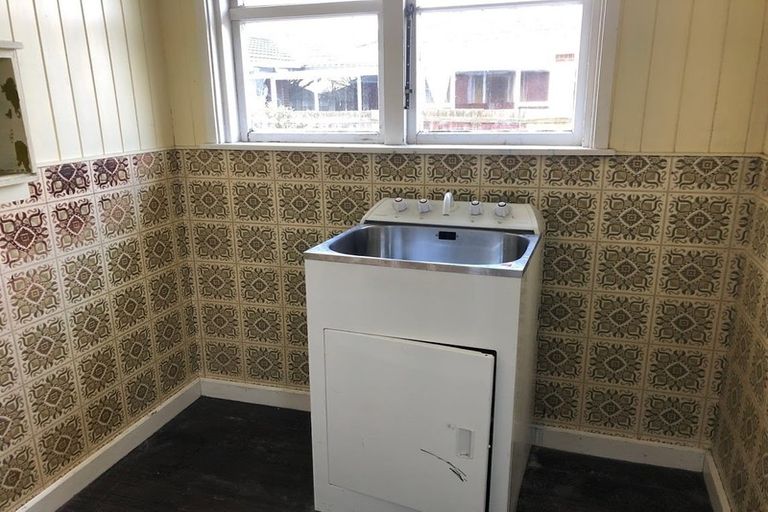 Photo of property in 21 Ballantyne Avenue, Upper Riccarton, Christchurch, 8041