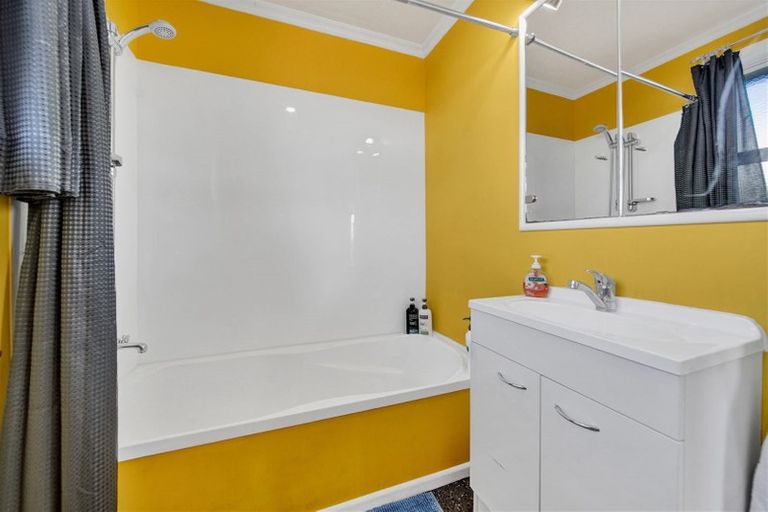 Photo of property in 8 Maire Street, Hawera, 4610