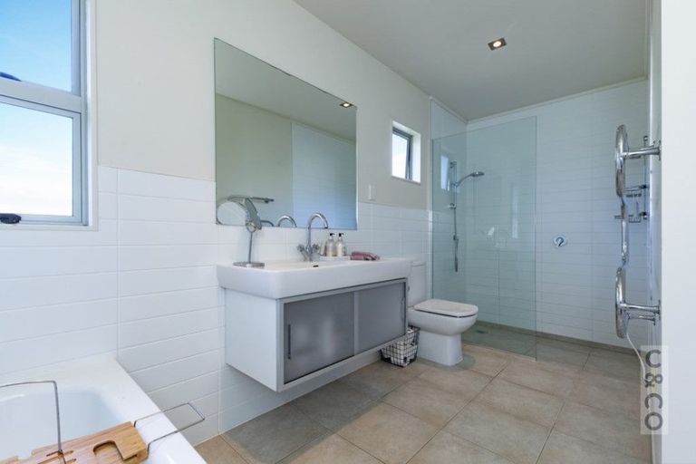 Photo of property in 8 Pineview Lane, Helensville, 0875