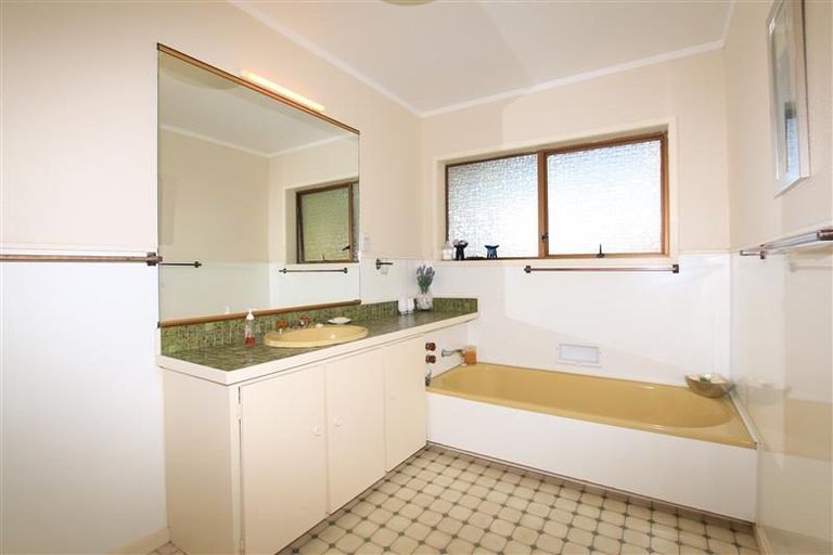 Photo of property in 80 Velma Road, Hillcrest, Auckland, 0627