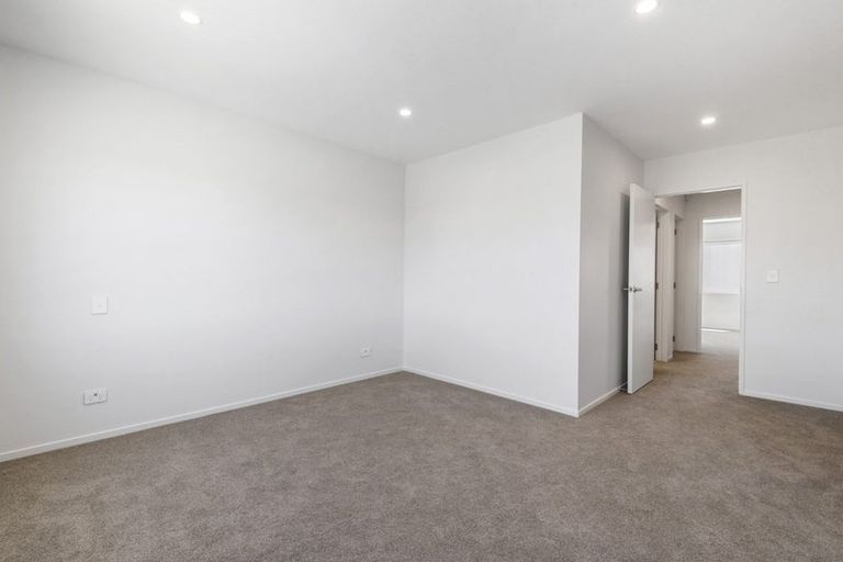 Photo of property in 12 George Cole Lane, Takanini, 2112