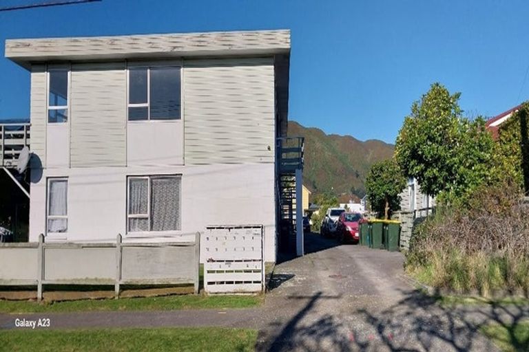 Photo of property in 46 Awamutu Grove, Waiwhetu, Lower Hutt, 5010