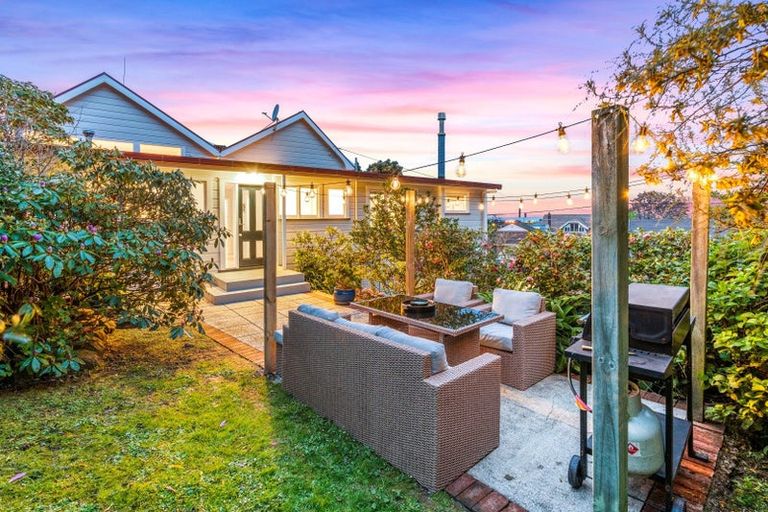 Photo of property in 2 Motu Street, Saint Clair, Dunedin, 9012