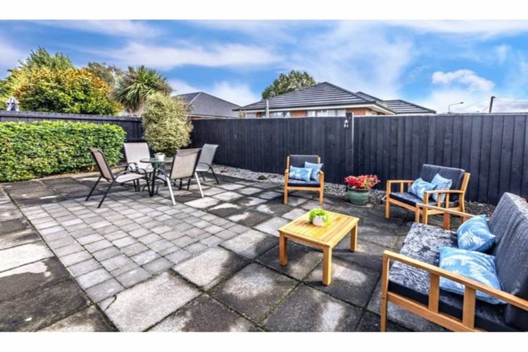 Photo of property in 1/115 Waltham Road, Sydenham, Christchurch, 8023