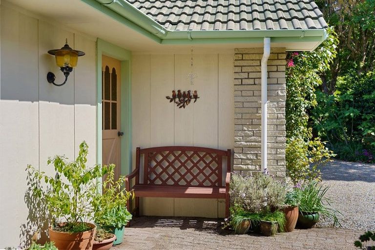 Photo of property in 14 River Glade, Waikanae, 5036