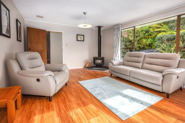 Photo of property in 3 Achilles Close, Tawa, Wellington, 5028