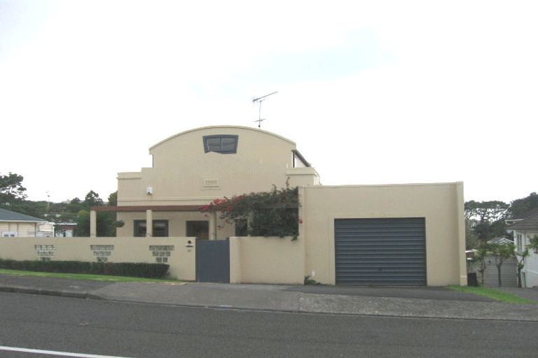 Photo of property in 2/48 Colonial Road, Birkenhead, Auckland, 0626