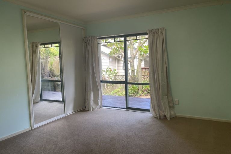 Photo of property in 14 Cayman Place, Unsworth Heights, Auckland, 0632