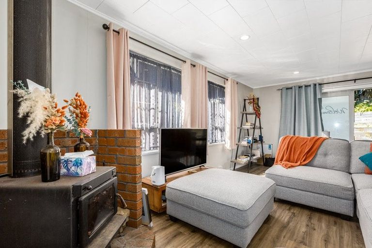 Photo of property in 12b Bell Street, Tawa, Wellington, 5028