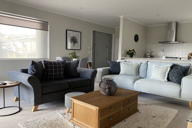 Photo of property in 2 Toka Lane, Red Beach, 0932