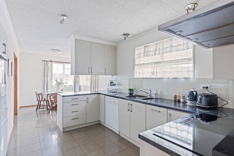 Photo of property in 10 Leon Place, Waitara, 4320