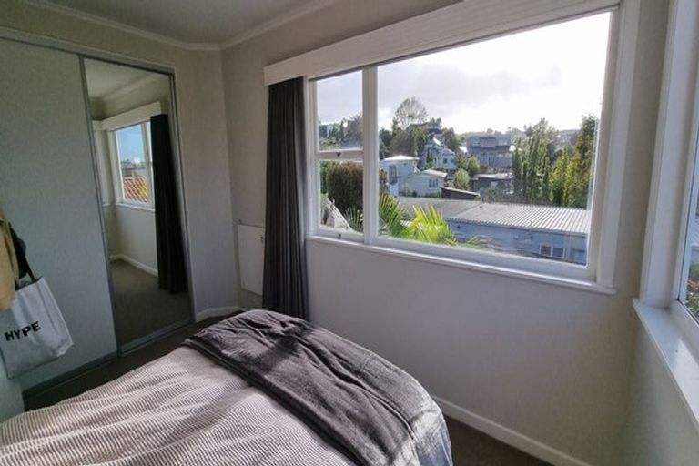 Photo of property in 2/17 Bevyn Street, Castor Bay, Auckland, 0620