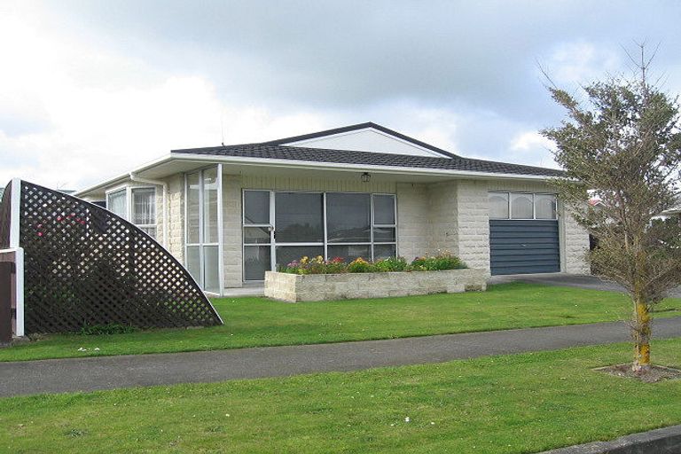Photo of property in 15 Tui Mill Grove, Feilding, 4702
