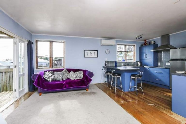 Photo of property in 22 Tomo Street, New Lynn, Auckland, 0600