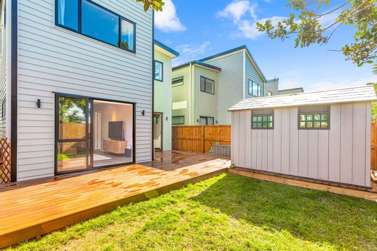 Photo of property in 28 Coast Garden Drive, Hobsonville, Auckland, 0616