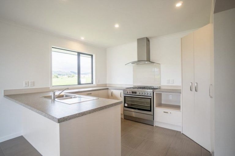 Photo of property in 33 Silicon Way, Fitzherbert, Palmerston North, 4410