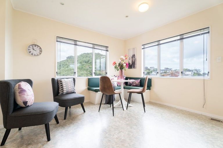 Photo of property in 4 Compass Way, Whitby, Porirua, 5024