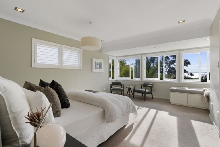 Photo of property in 32 Raymond Street, Point Chevalier, Auckland, 1022