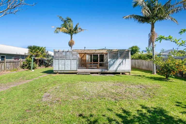 Photo of property in 17 Parakai Avenue, Parakai, 0830